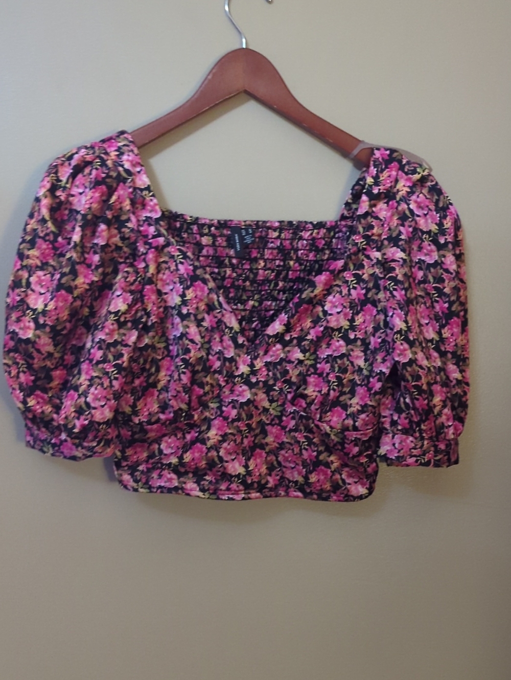 Vero Moda Pink Floral Puff-Sleeve Crop Top